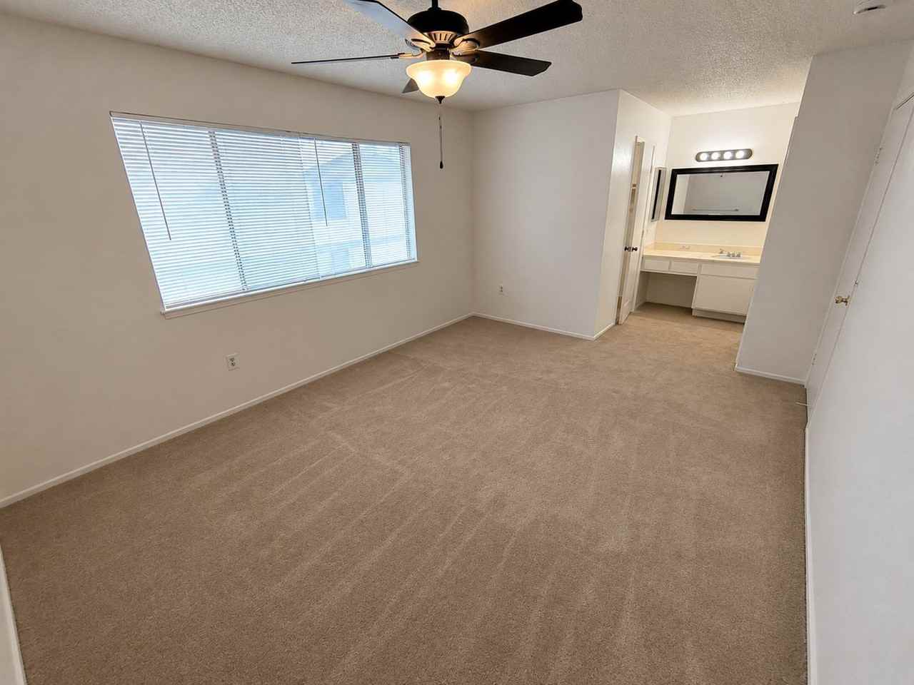 4879 Jackson St #B - Photo 5 of 9