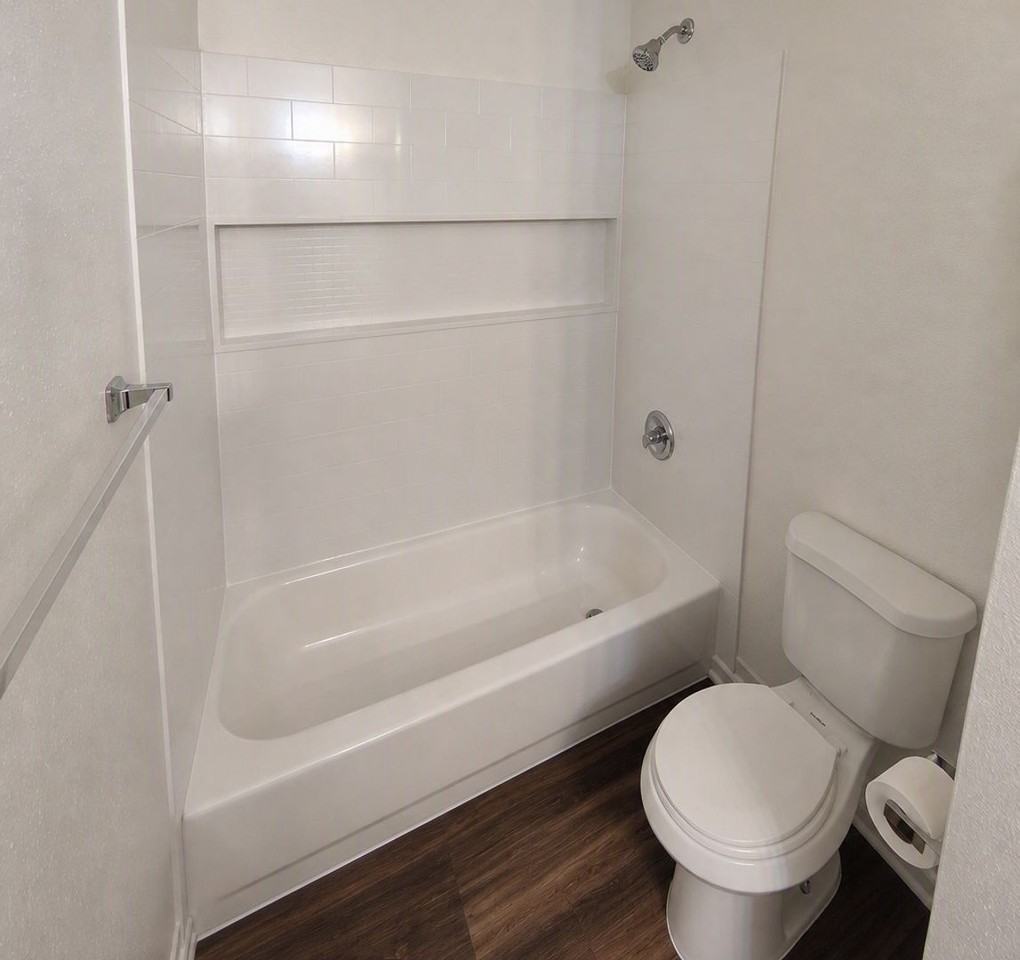 4879 Jackson St #B - Photo 6 of 9