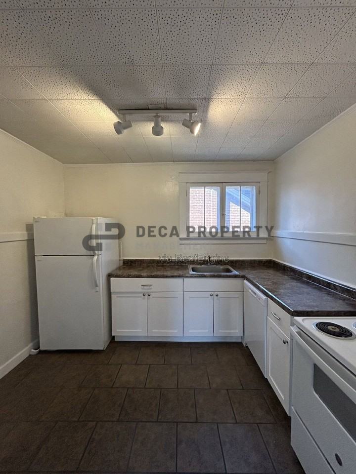 1252 Moorlands Dr #2F - Photo 6 of 13