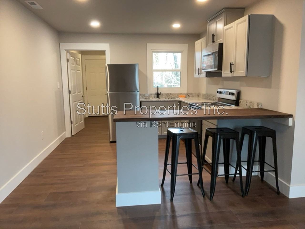 645 Rivermont Rd - Photo 3 of 11