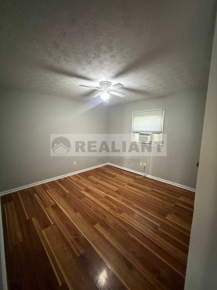 1100 Shun Pike #A - Photo 4 of 11
