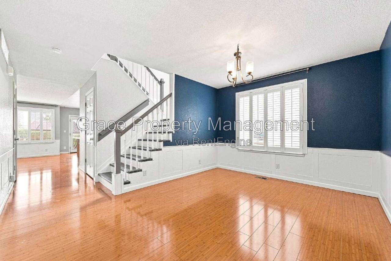 10982 Steele St - Photo 4 of 25