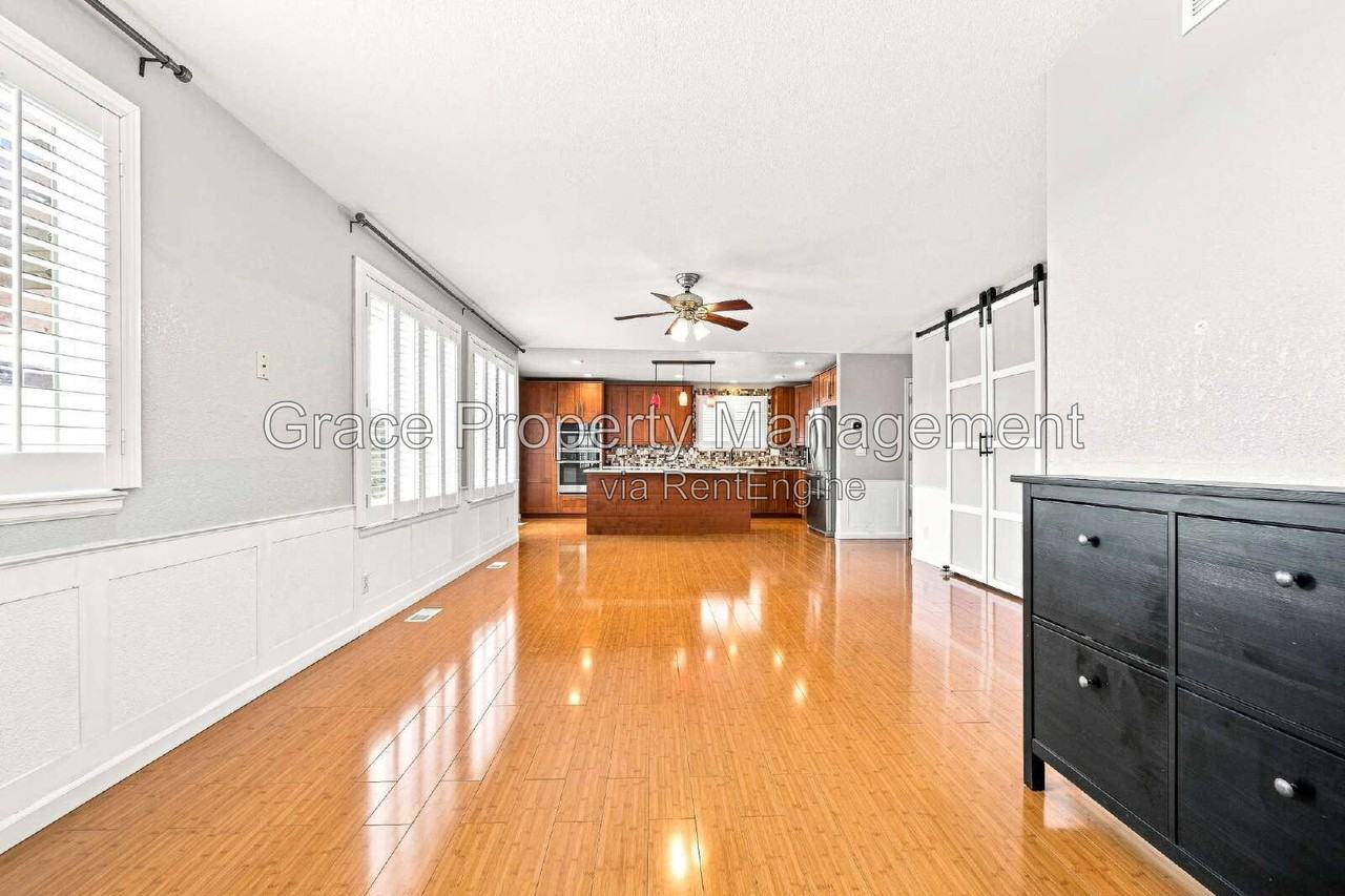 10982 Steele St - Photo 6 of 25