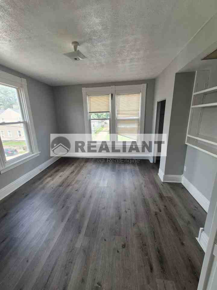 26 Euclid St #2 - Photo 3 of 11