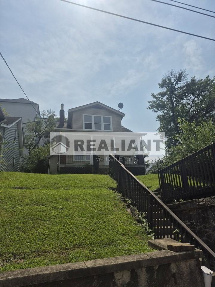 112 10th Ave
