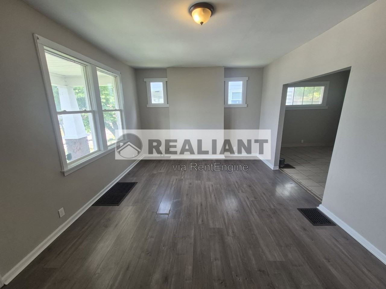 112 10th Ave - Photo 2 of 15