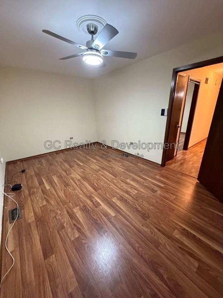 5738 S Central Ave - Photo 7 of 14