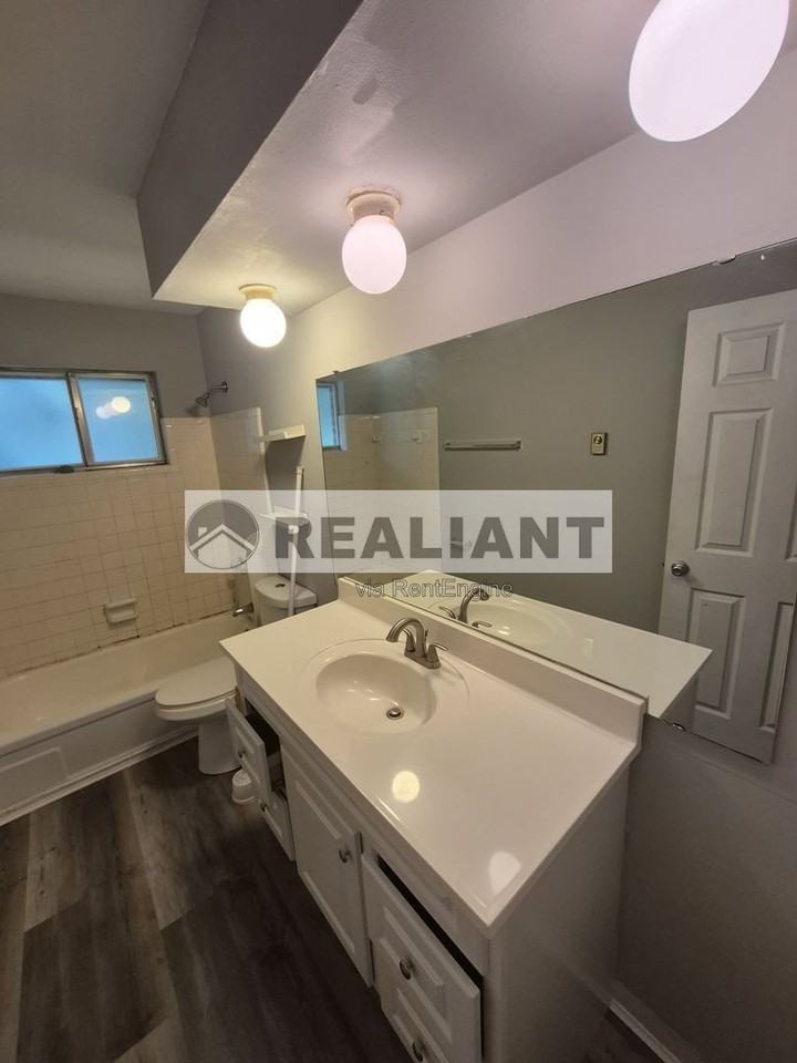 2231 Hanser Dr #8 - Photo 3 of 10