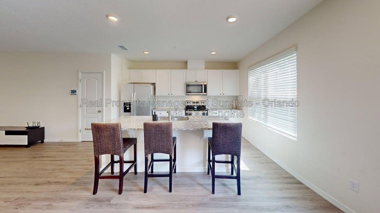 2841 Rotterdam Dr - Photo 4 of 20