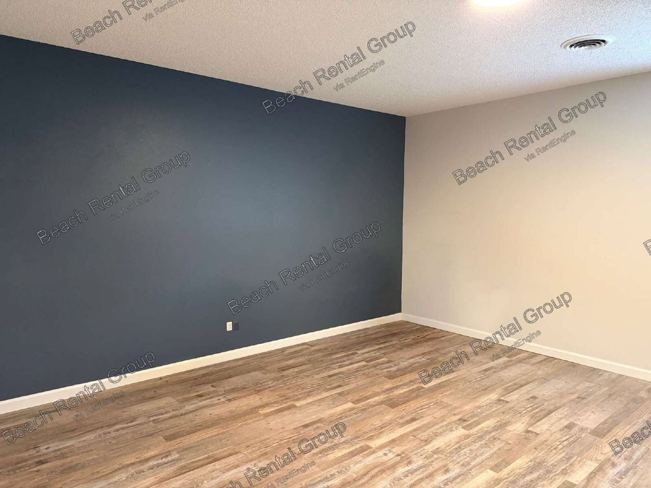 117 W Perry Rd #102 - Photo 4 of 11
