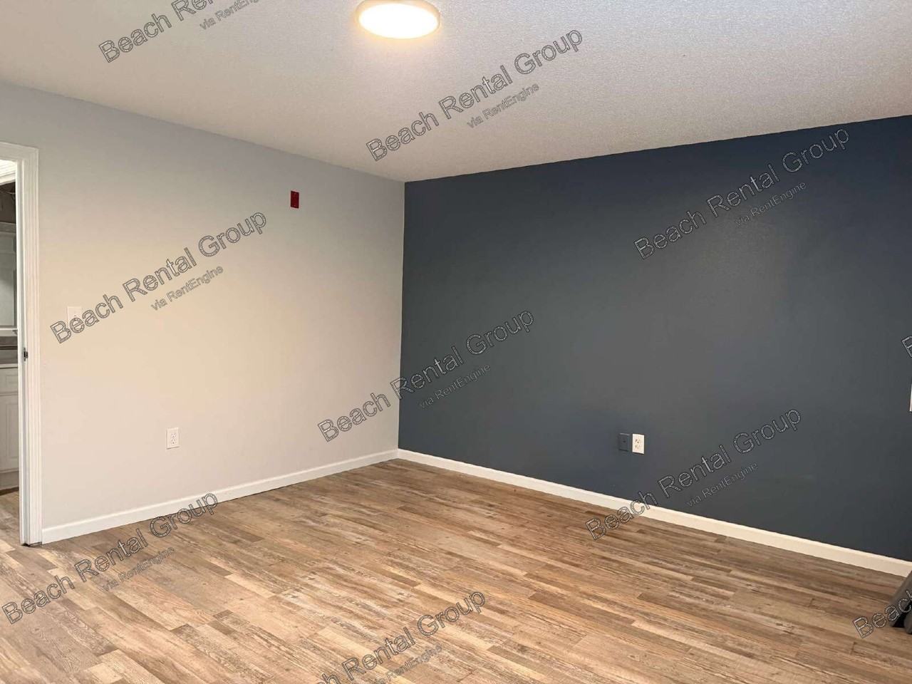 117 W Perry Rd #102 - Photo 5 of 11