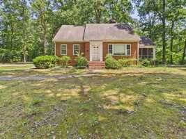 featured image of 2253 Brookwood Rd