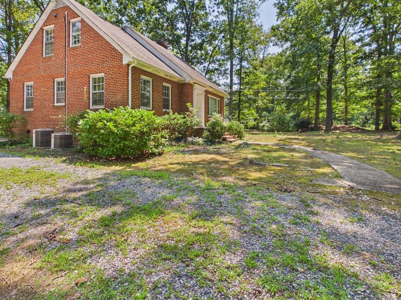 2253 Brookwood Rd - Photo 2 of 29