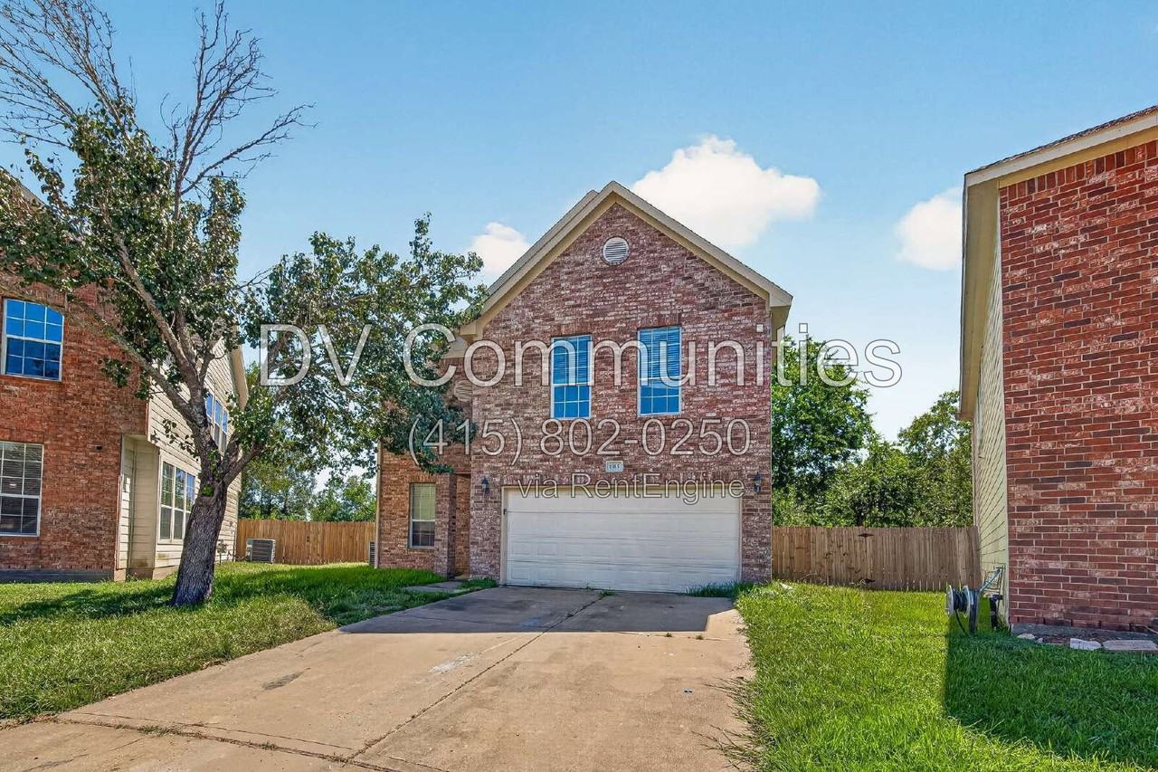 1915 Wood Shadows Dr - Photo 2 of 47