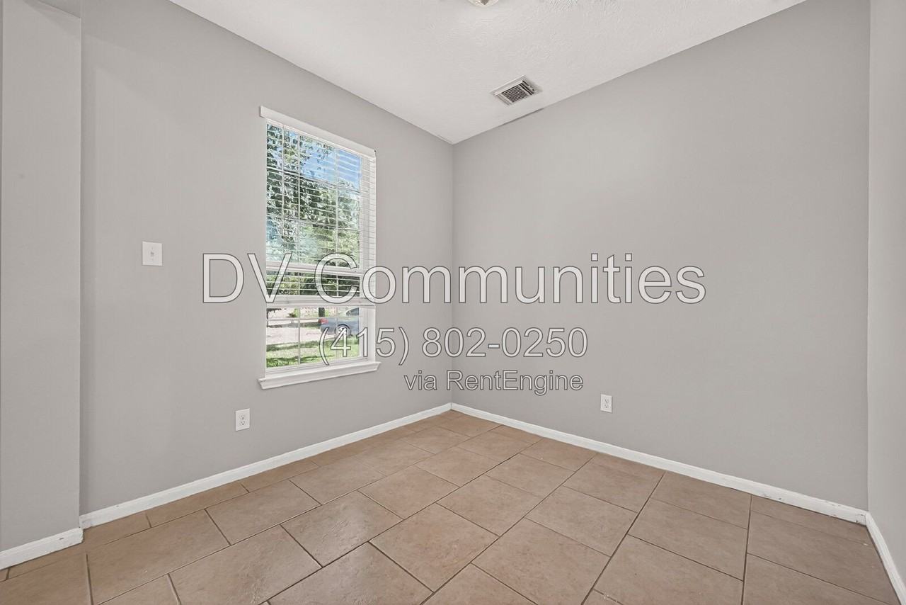 1915 Wood Shadows Dr - Photo 7 of 47