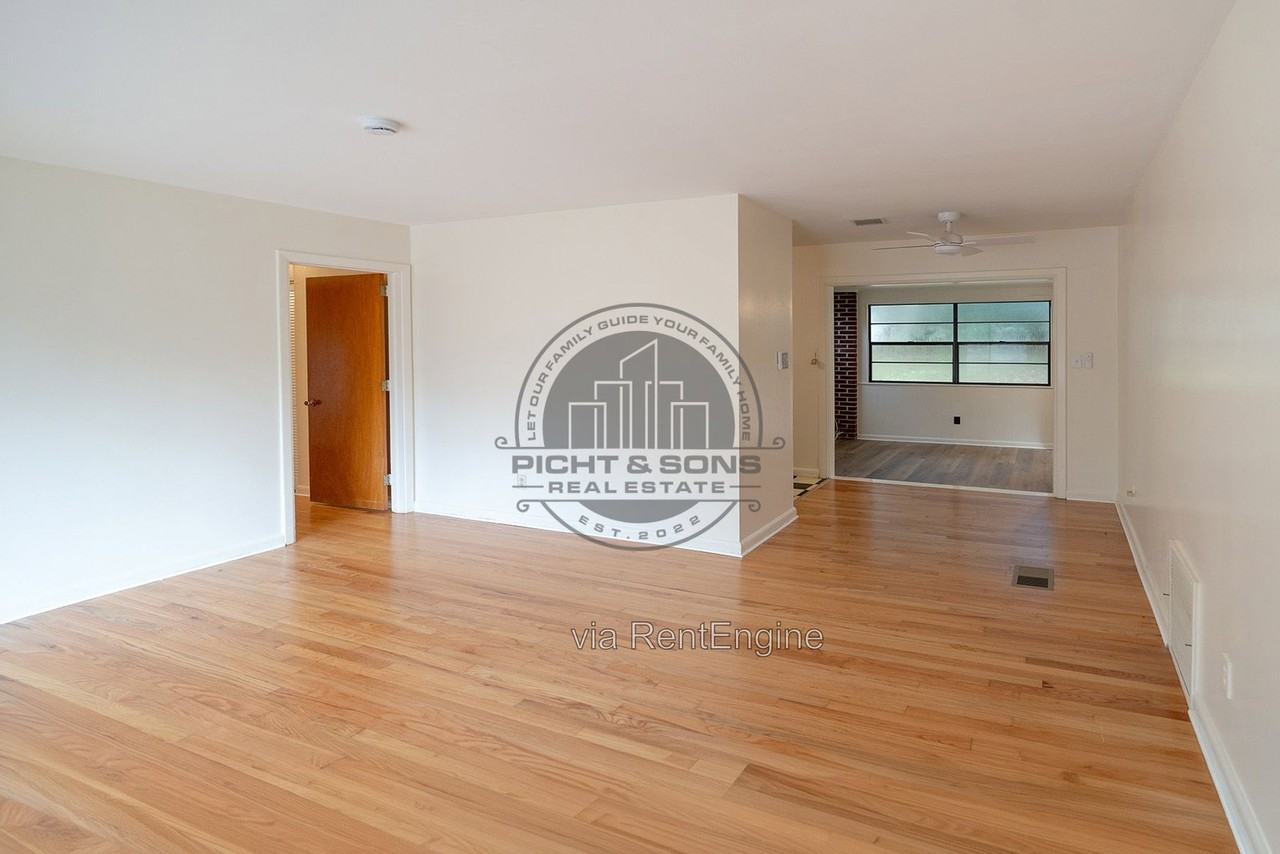 1712 Canterbury St - Photo 2 of 19