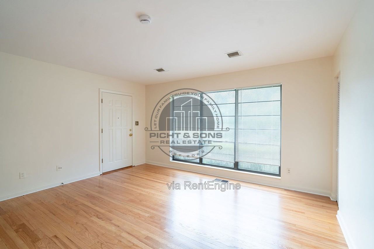 1712 Canterbury St - Photo 4 of 19