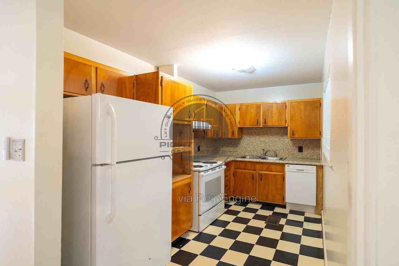 1712 Canterbury St - Photo 6 of 19