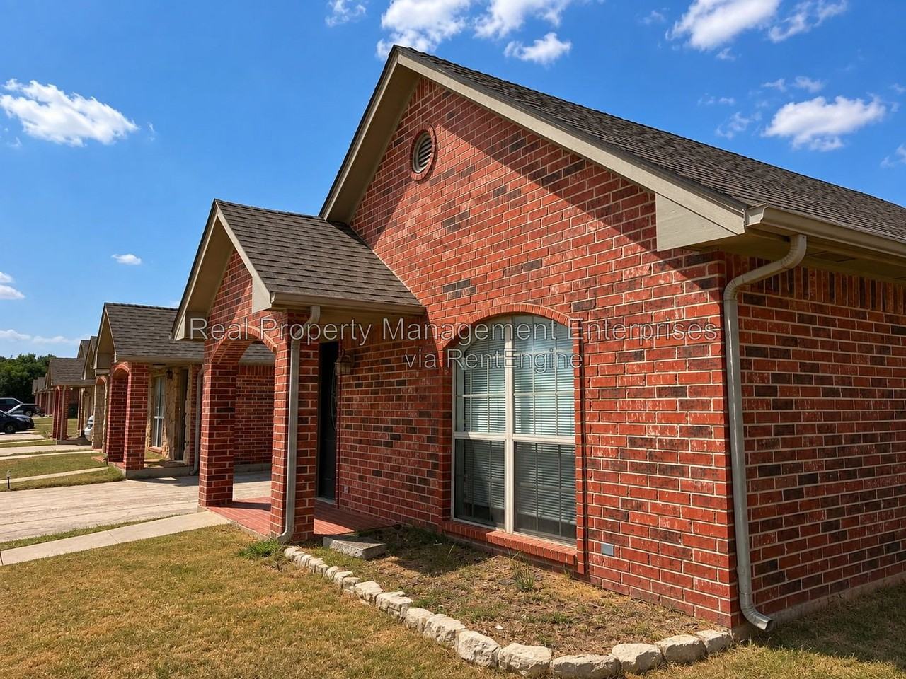 4713 Castle Bay Cv - Photo 3 of 46