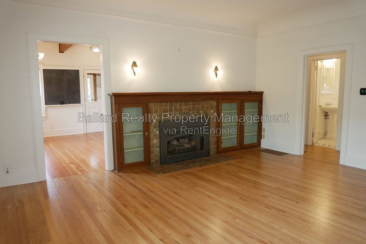 6737 27th Ave Nw - Photo 4 of 35