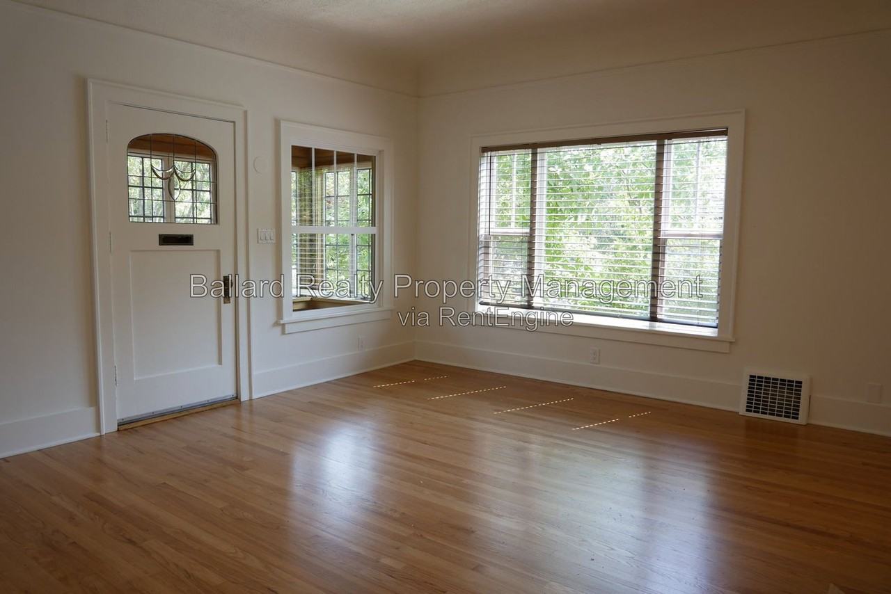 6737 27th Ave Nw - Photo 6 of 35