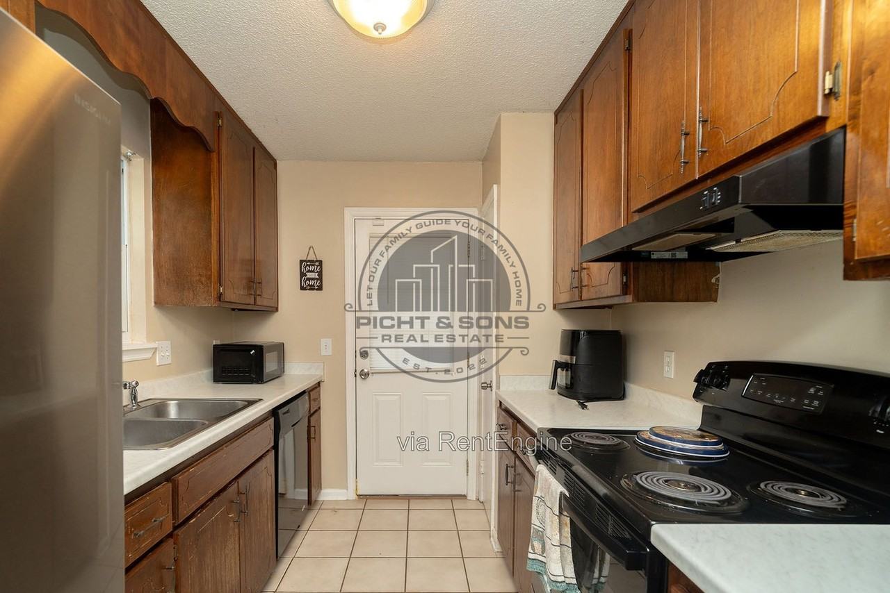 1877 Meriadoc Rd #1 - Photo 5 of 12