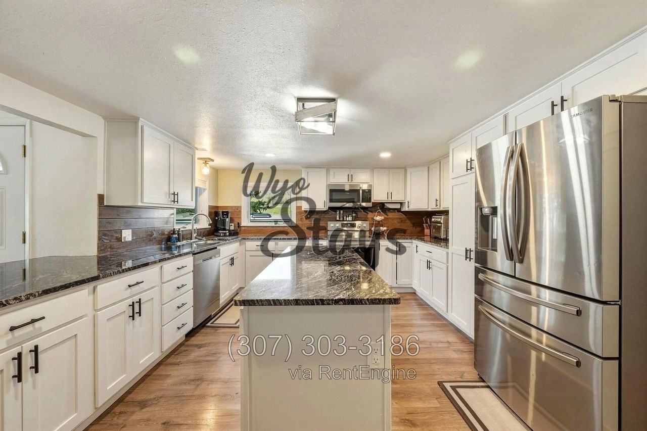 328 Centennial Ln - Photo 5 of 26