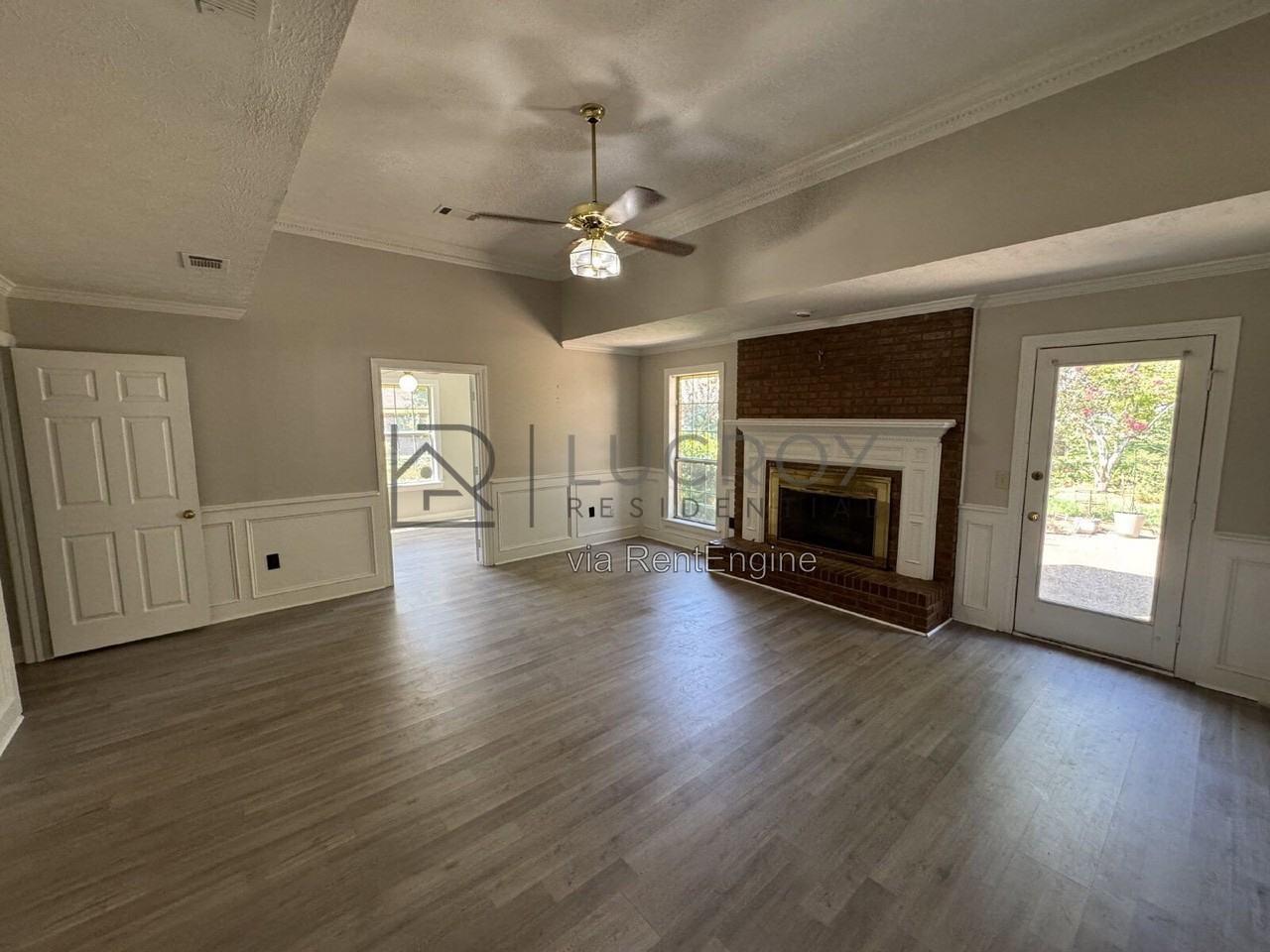 33 Sandlewood Dr - Photo 5 of 19