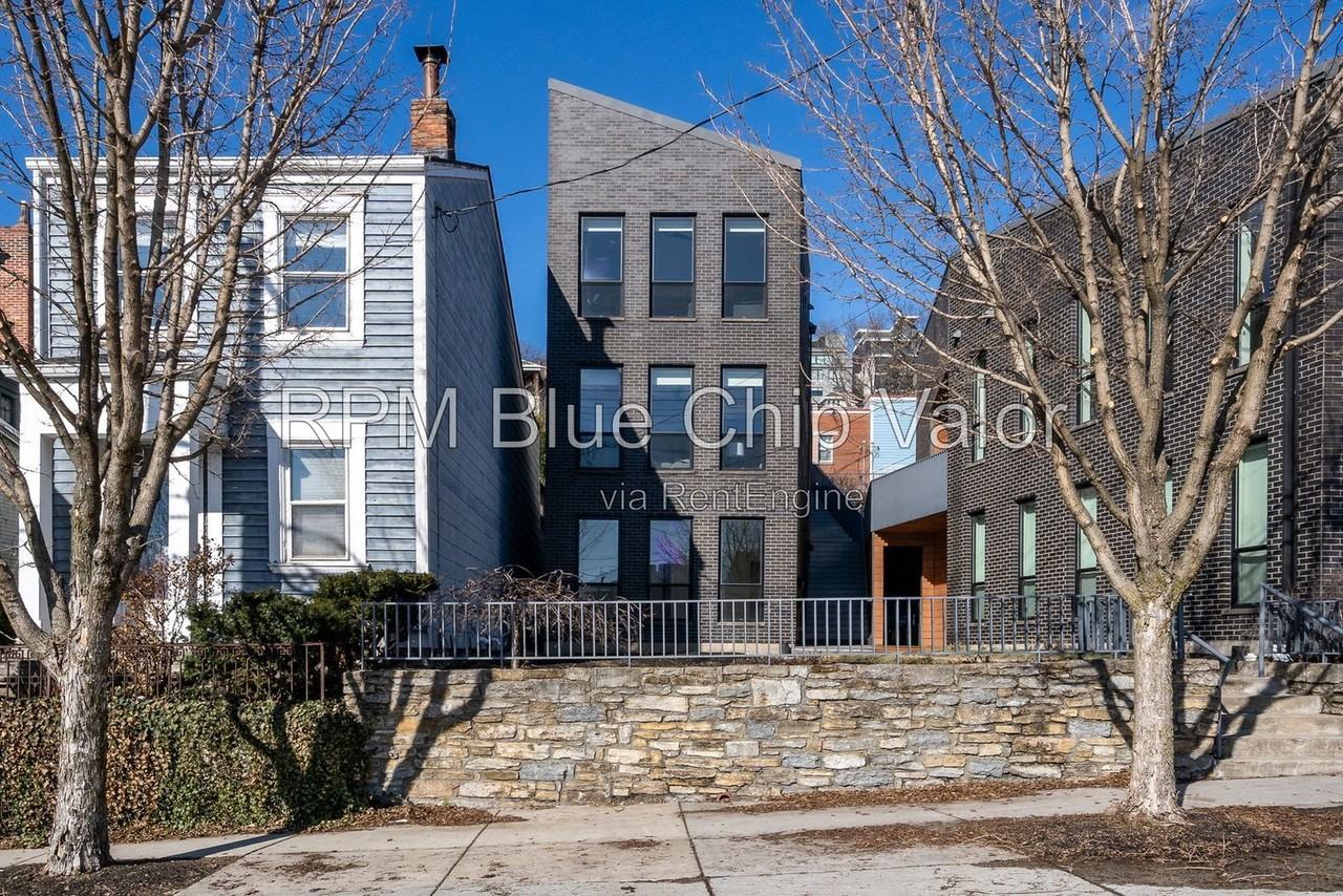 432 Liberty Hl #B - Photo 2 of 34