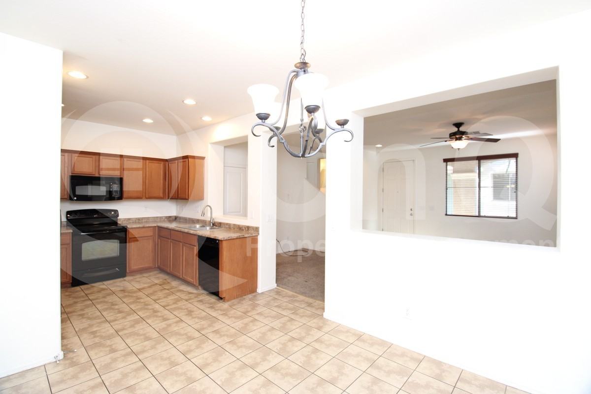 2840 S Brett St - Photo 5 of 23