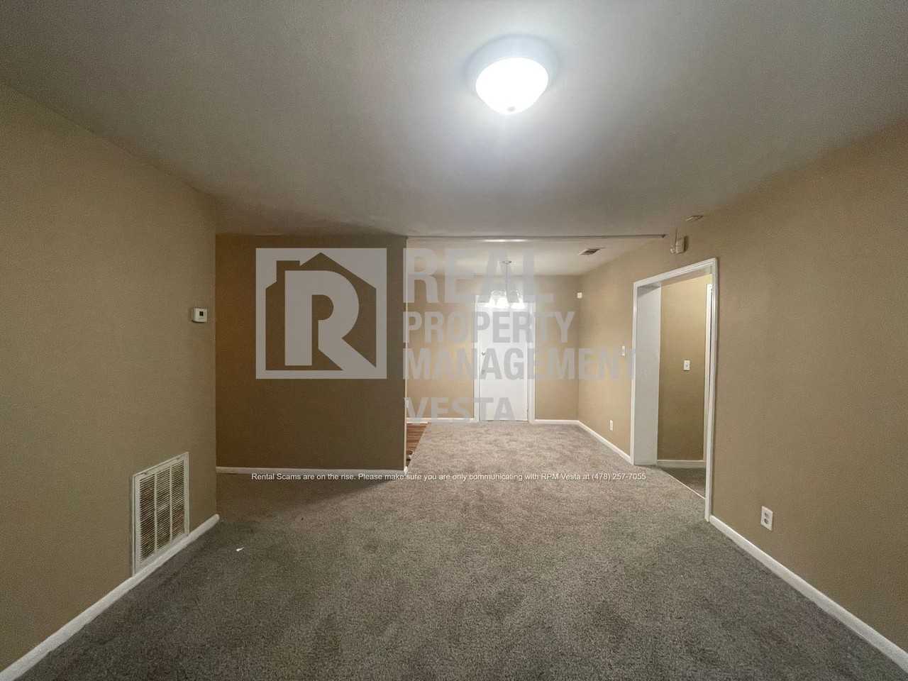 4402 Ashland Dr - Photo 3 of 14