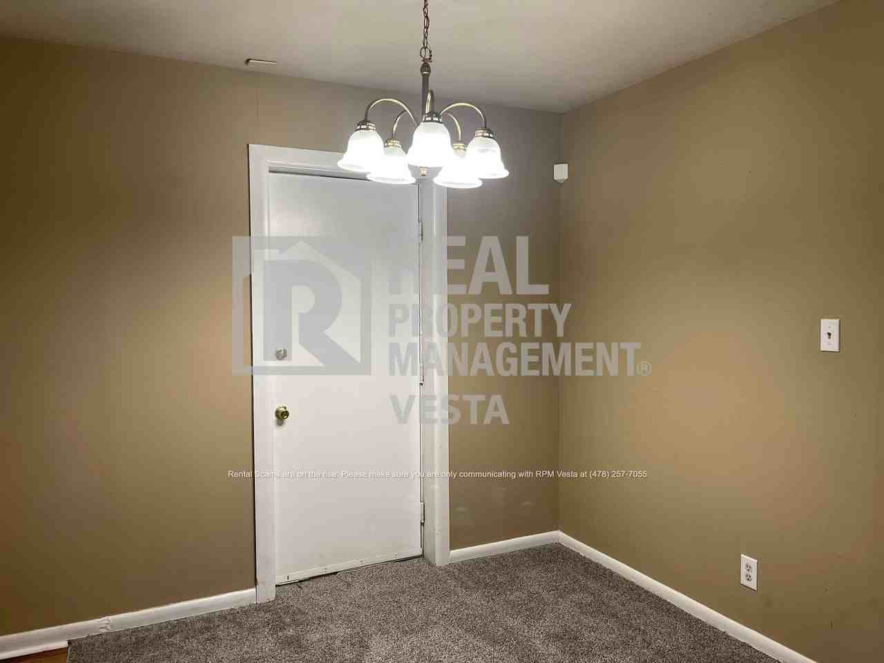 4402 Ashland Dr - Photo 5 of 14