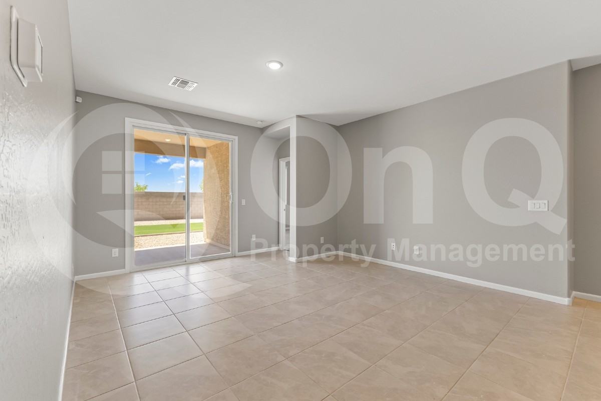 12219 E Wallflower Ln - Photo 5 of 27