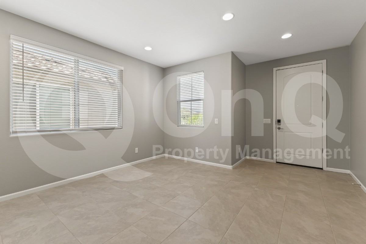 12219 E Wallflower Ln - Photo 6 of 27