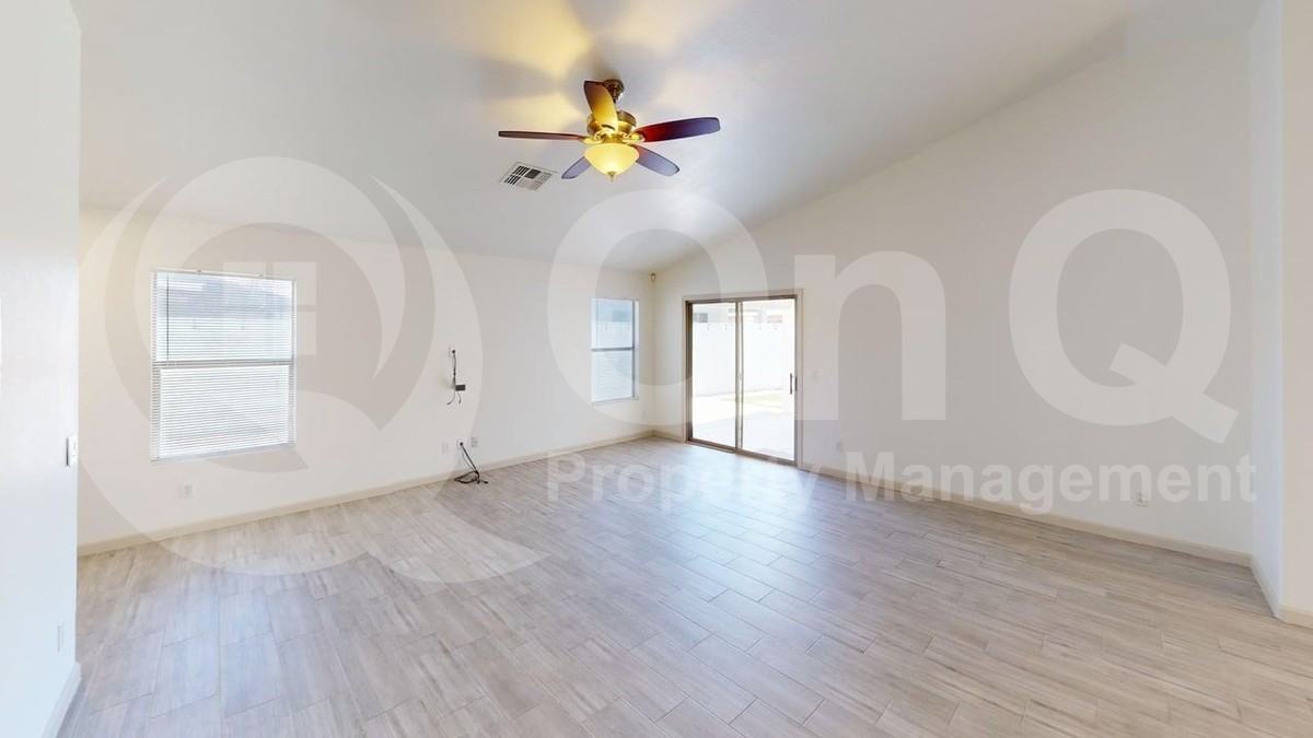 12211 W Hadley St - Photo 7 of 22