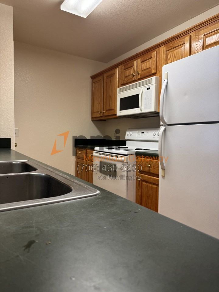 78 Tall Oak Dr #A - Photo 5 of 18