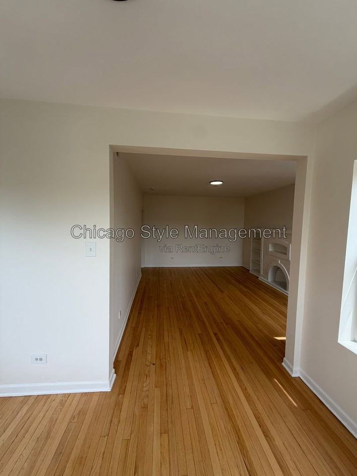 7831 S Colfax Ave #1N - Photo 4 of 13