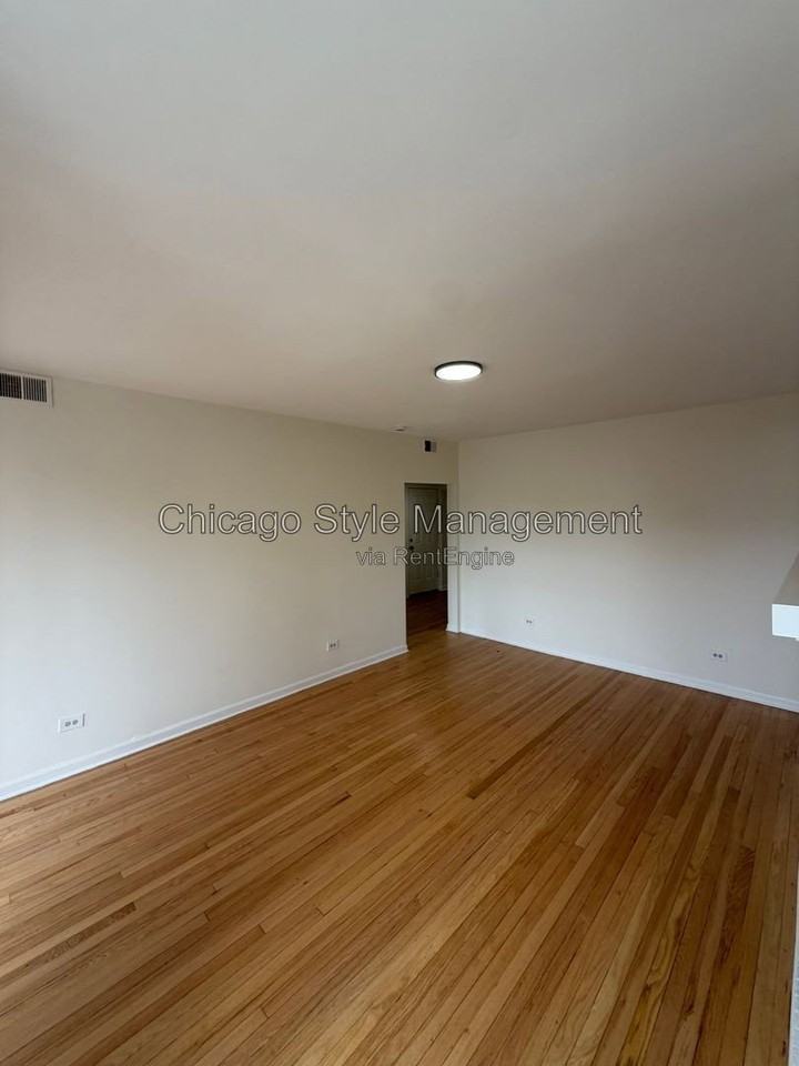 7831 S Colfax Ave #1N - Photo 7 of 13
