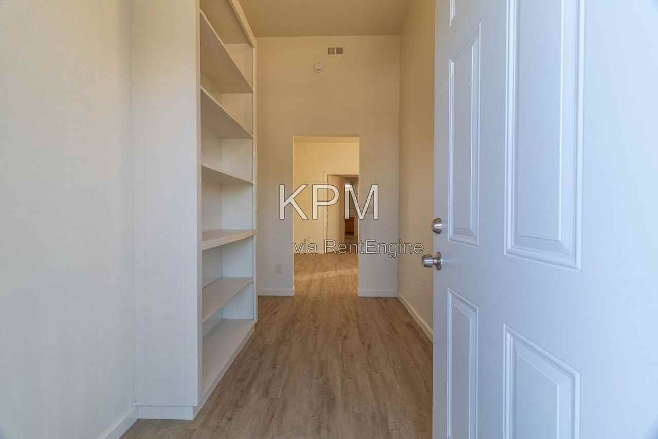 1236 E Channel St - Photo 2 of 21
