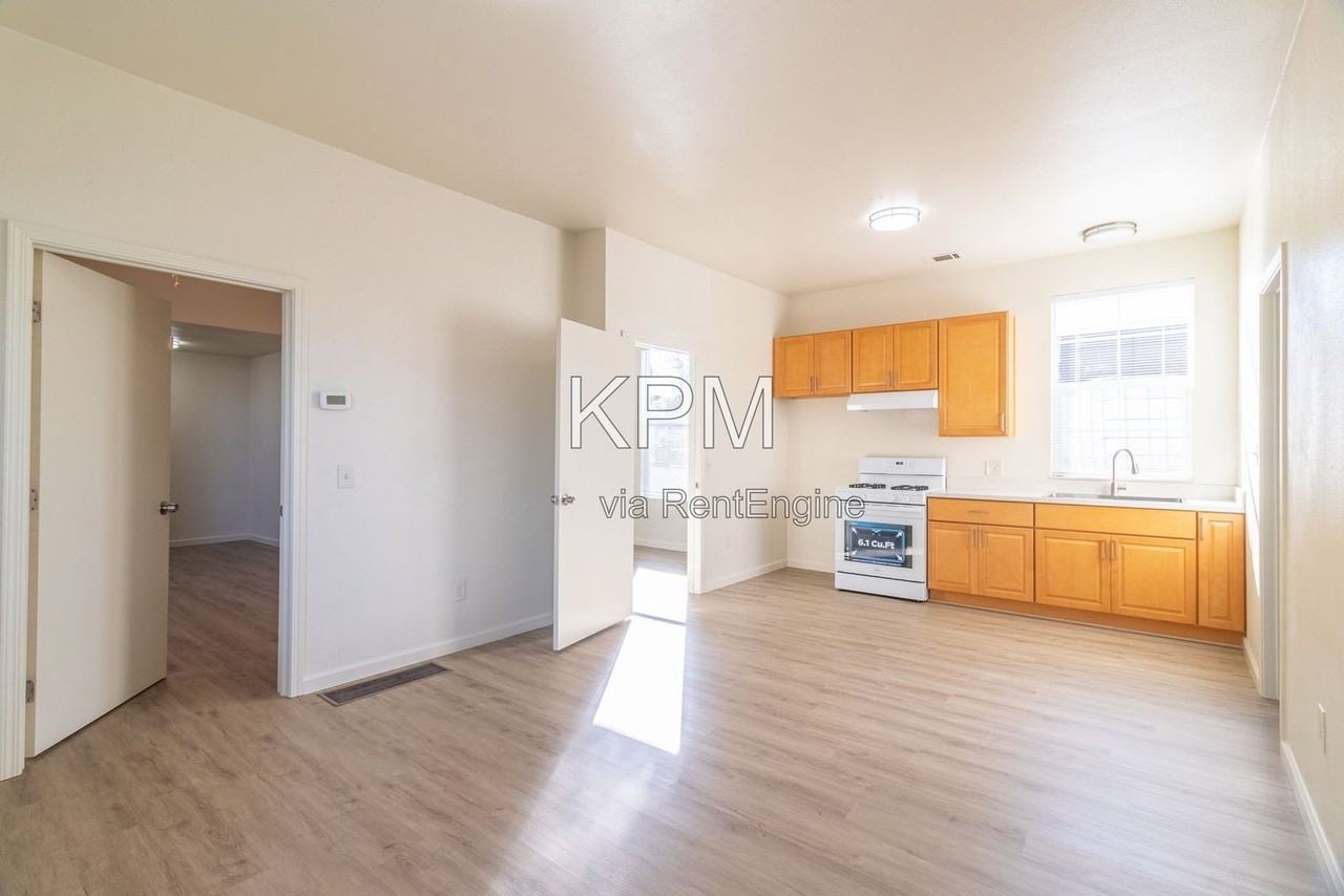 1236 E Channel St - Photo 4 of 21