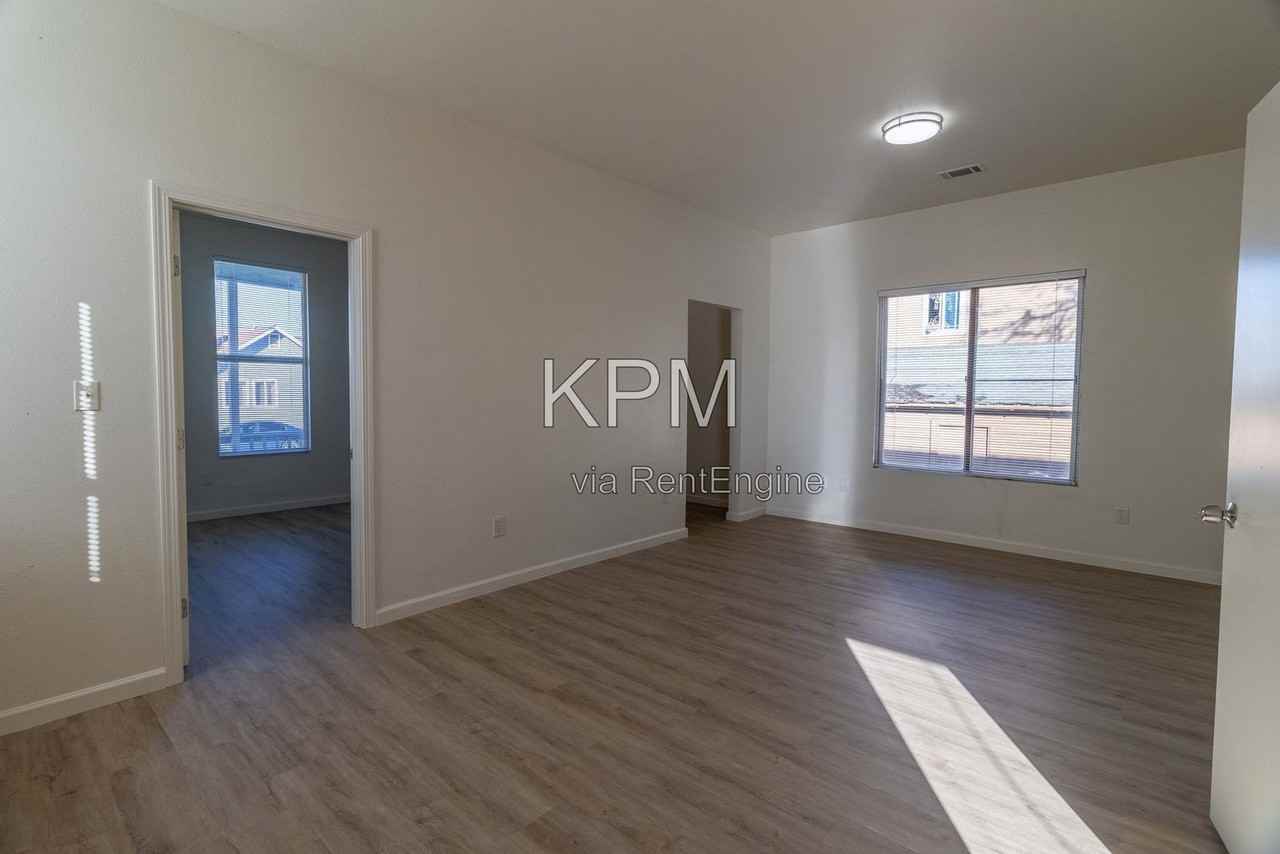 1236 E Channel St - Photo 6 of 21