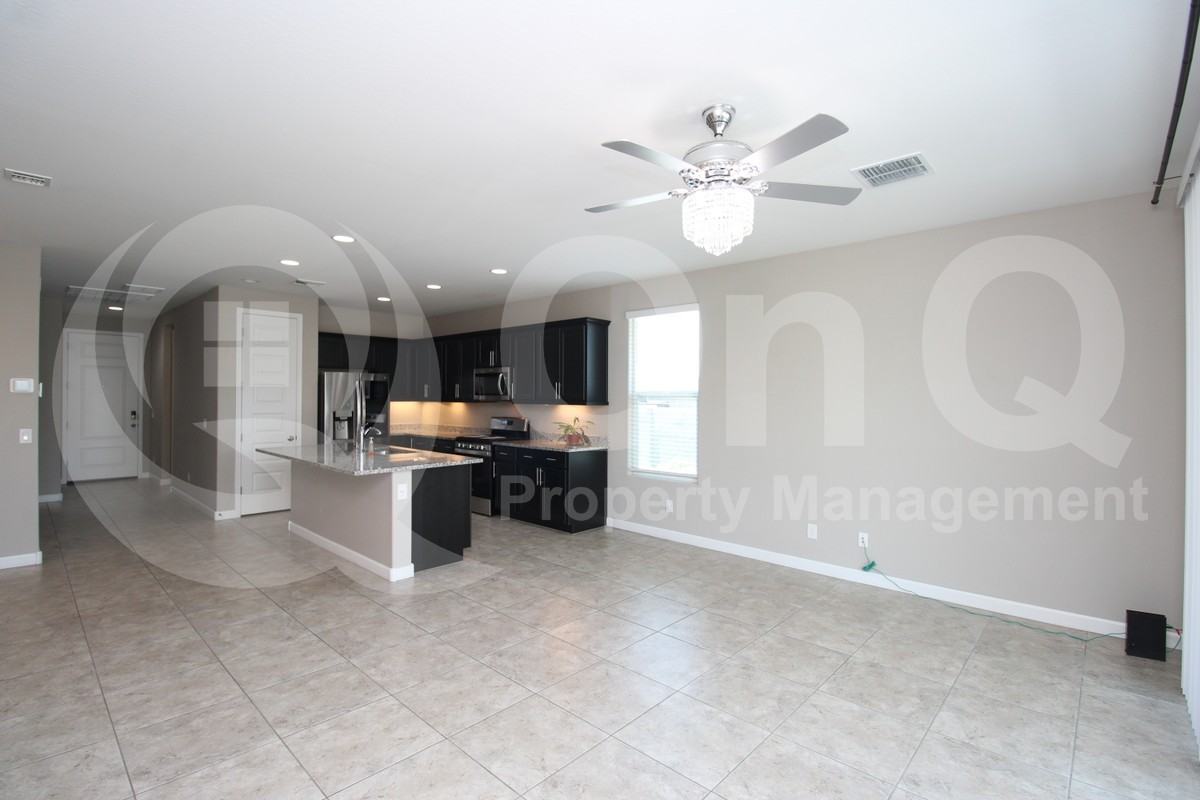 714 W Hartford Ave - Photo 6 of 21