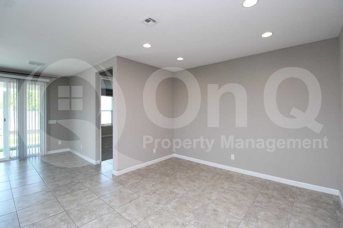 714 W Hartford Ave - Photo 7 of 21