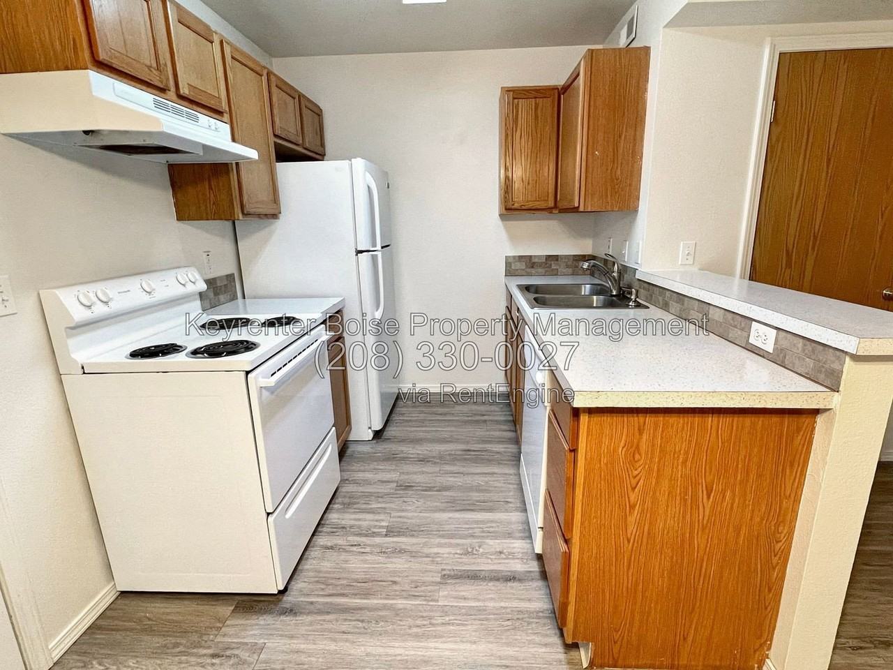 252 E Elbridge St - Photo 3 of 13
