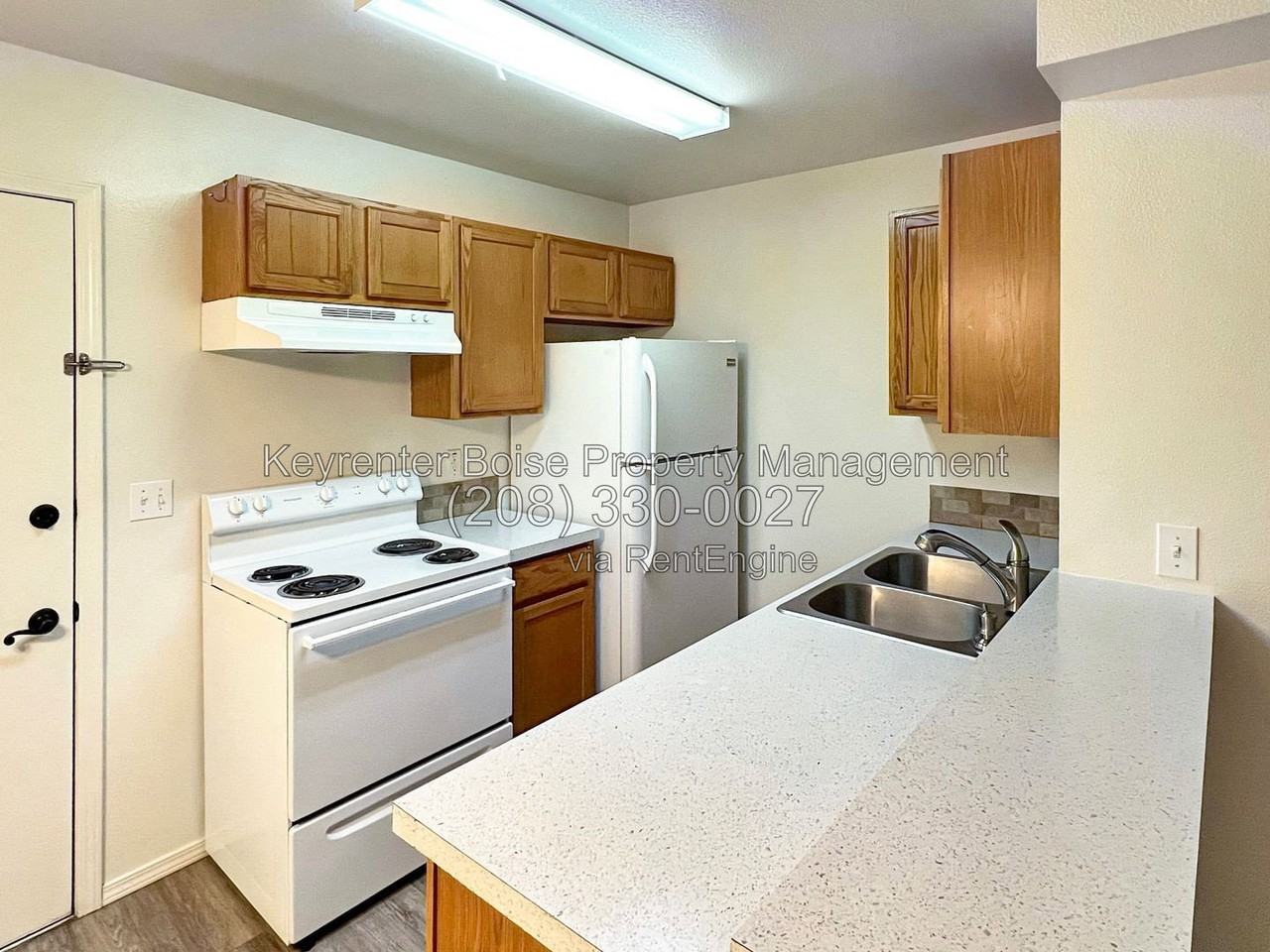 252 E Elbridge St - Photo 4 of 13