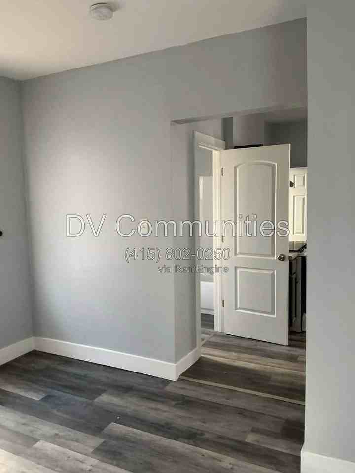 2084 W 81st St #1 - Photo 5 of 20