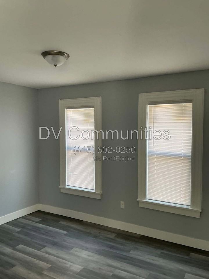 2084 W 81st St #1 - Photo 6 of 20