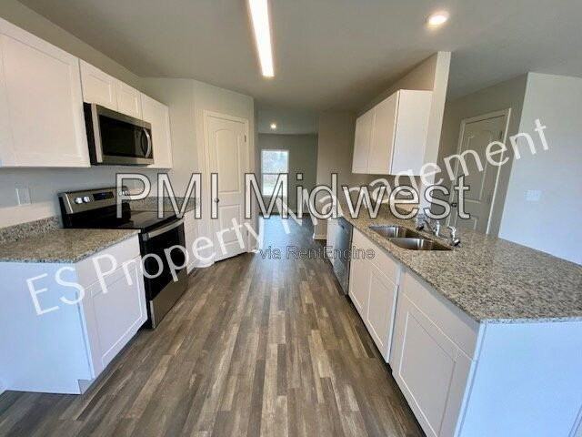 2608 W Kings Canyon Rd - Photo 4 of 40
