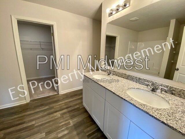 2608 W Kings Canyon Rd - Photo 5 of 40