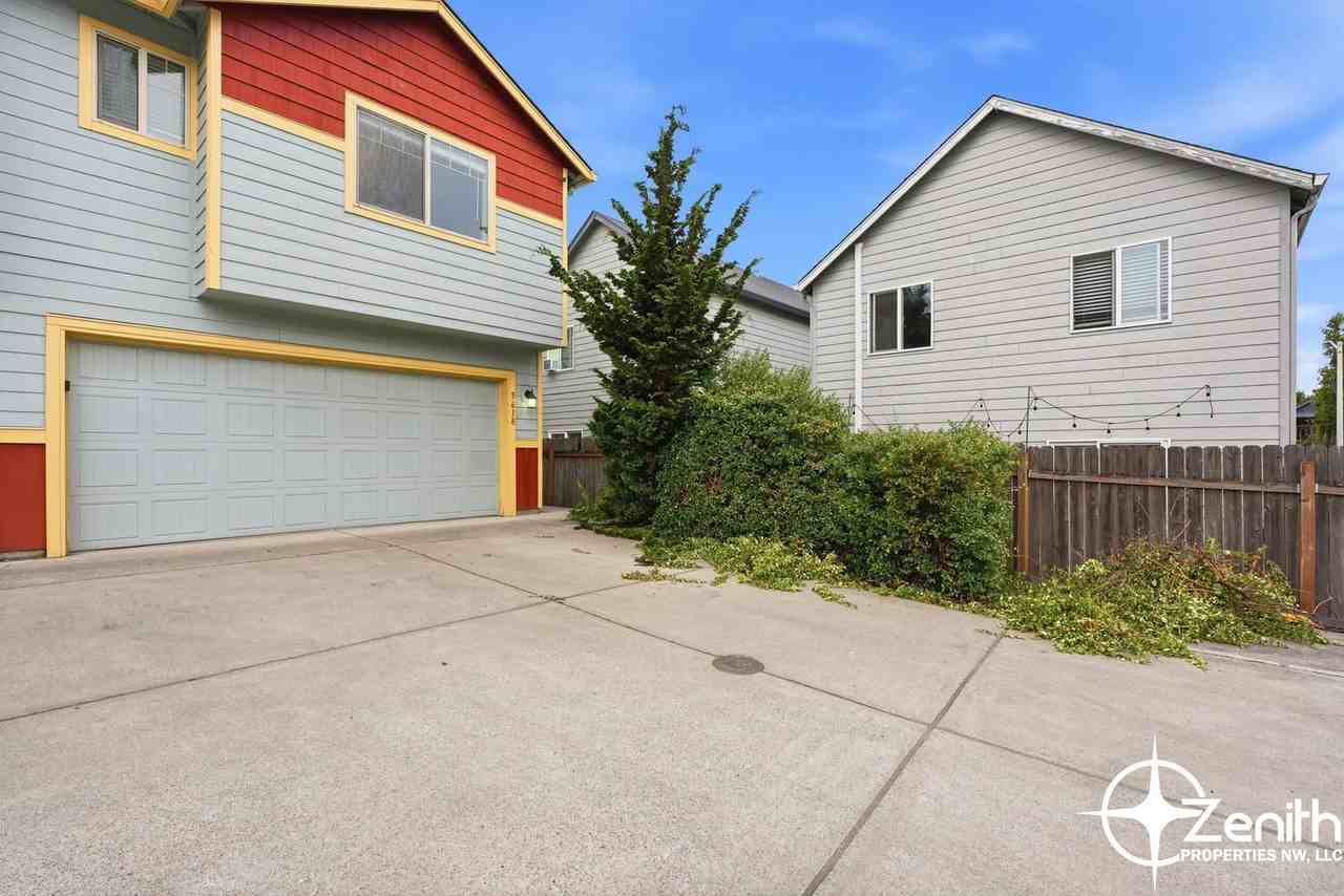 5618 Ne 74th Ct - Photo 2 of 34